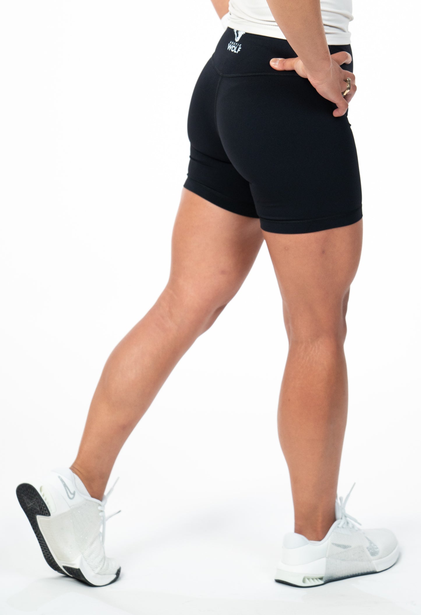 Arctic Wolf Essential Seamless Shorts - Black