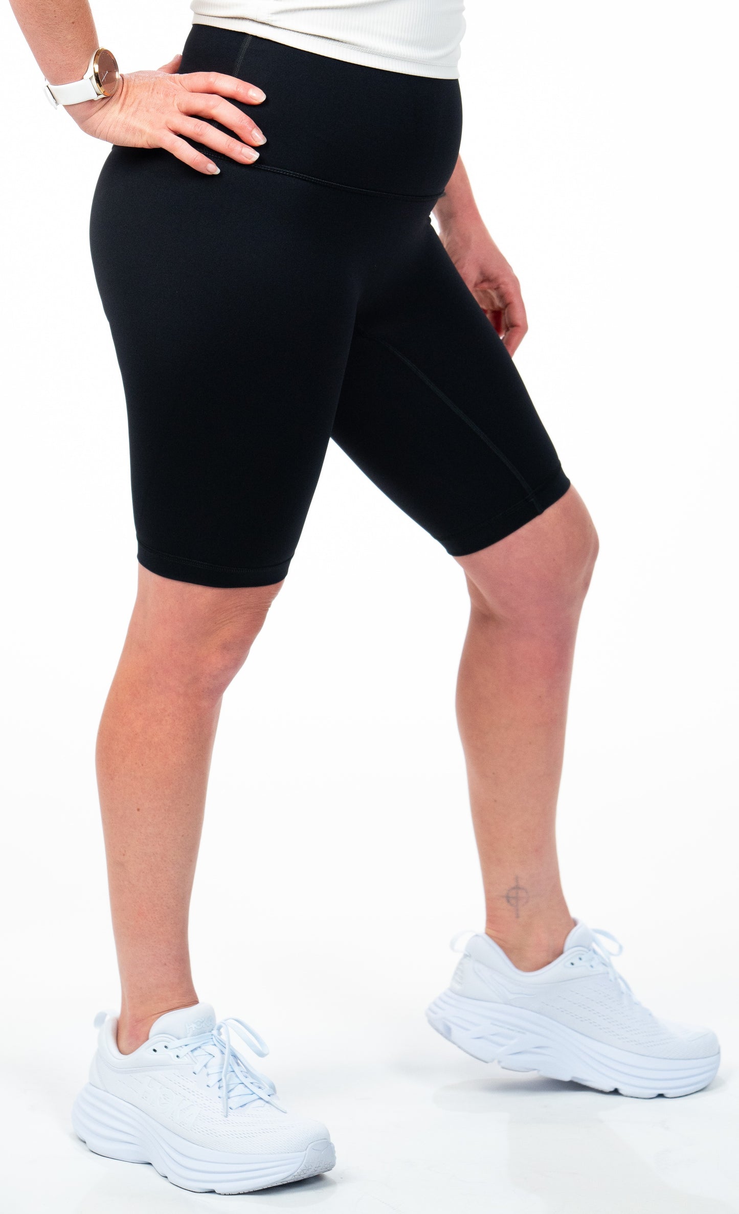 Arctic Wolf Essential Seamless Knee Length Shorts - Black