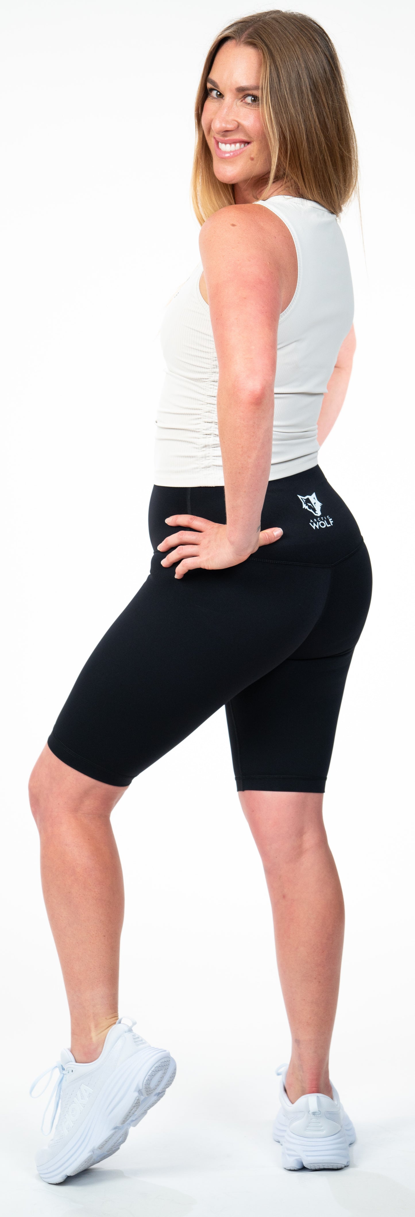 Arctic Wolf Essential Seamless Knee Length Shorts - Black