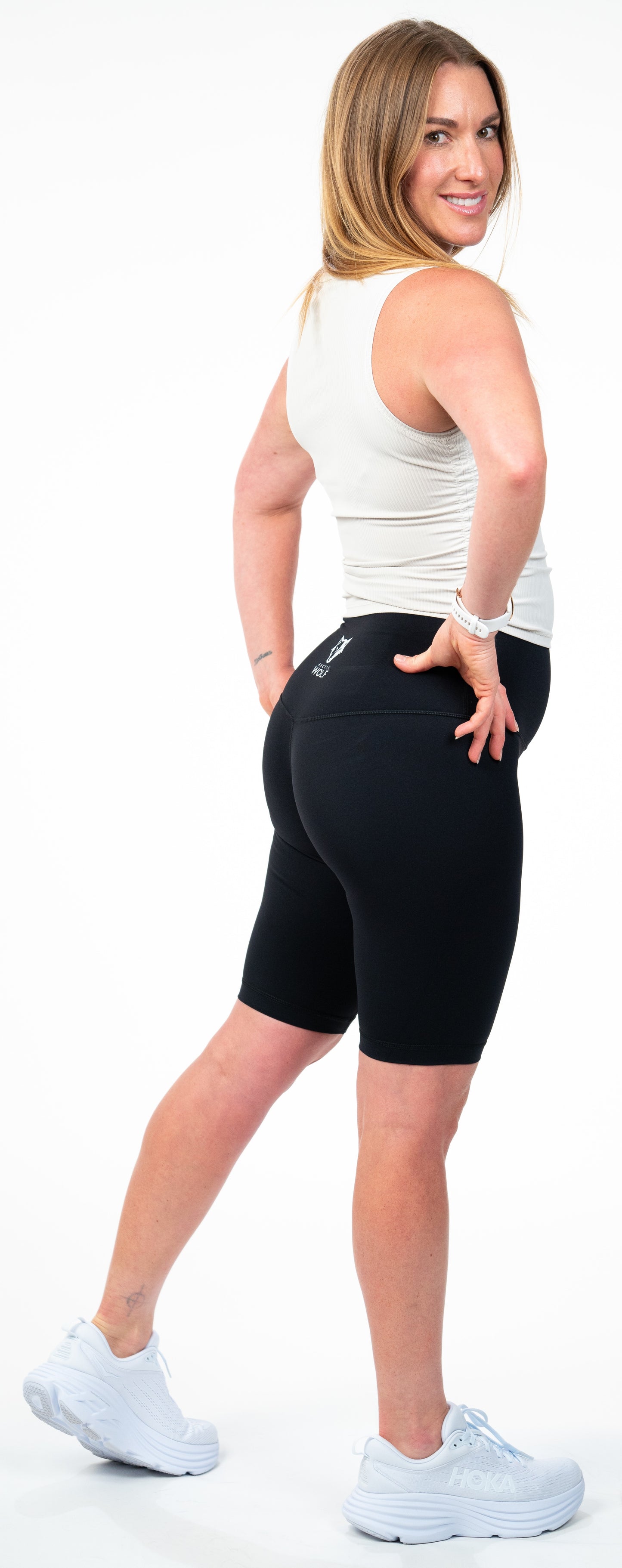Arctic Wolf Essential Seamless Knee Length Shorts - Black