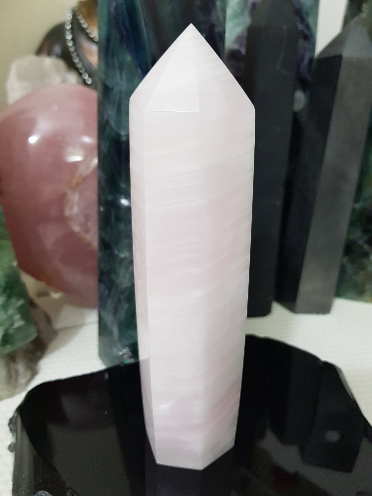 Mangano Calcite Crystal Point – PCT7
