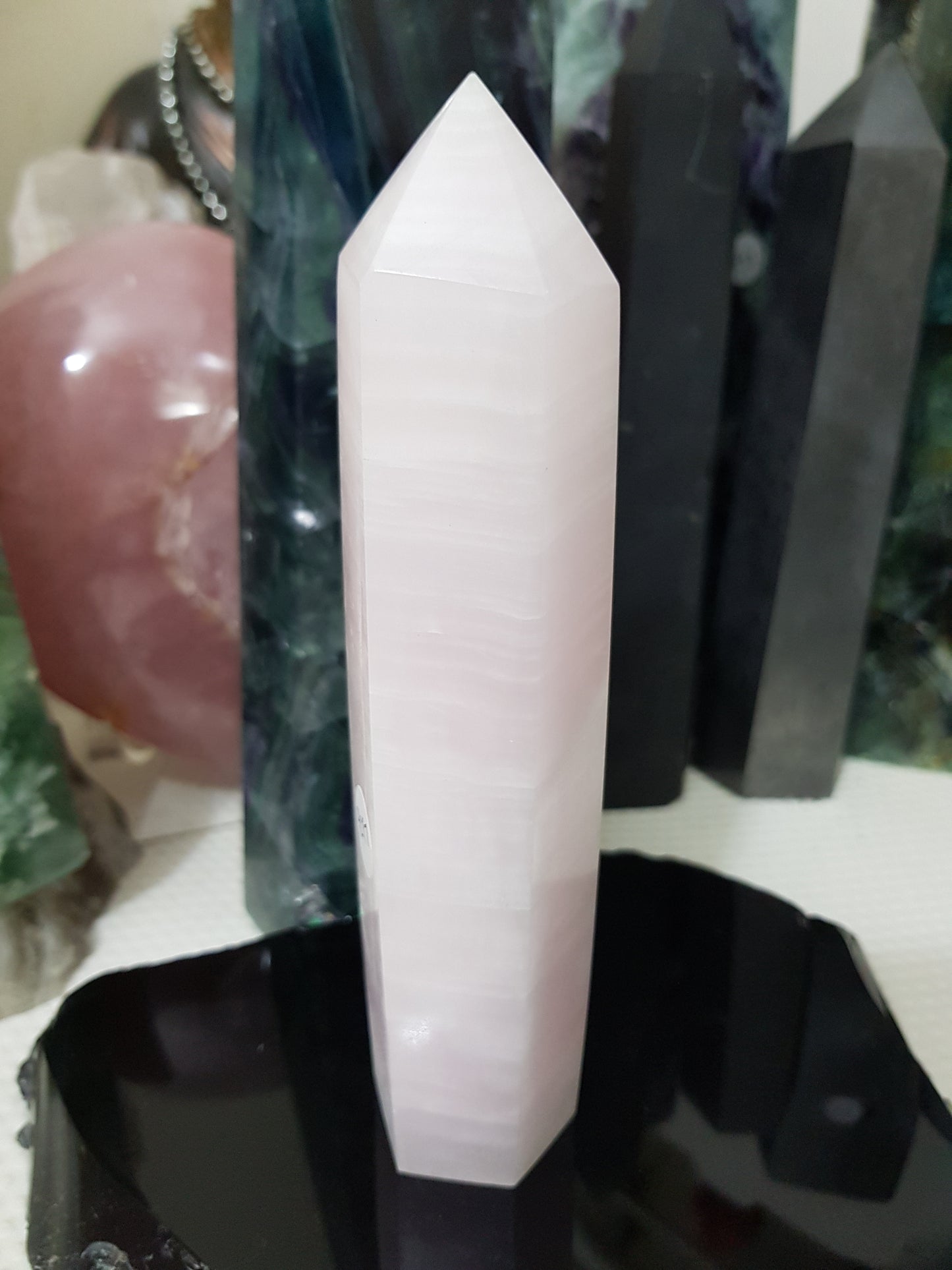 Mangano Calcite Crystal Point – PCT7