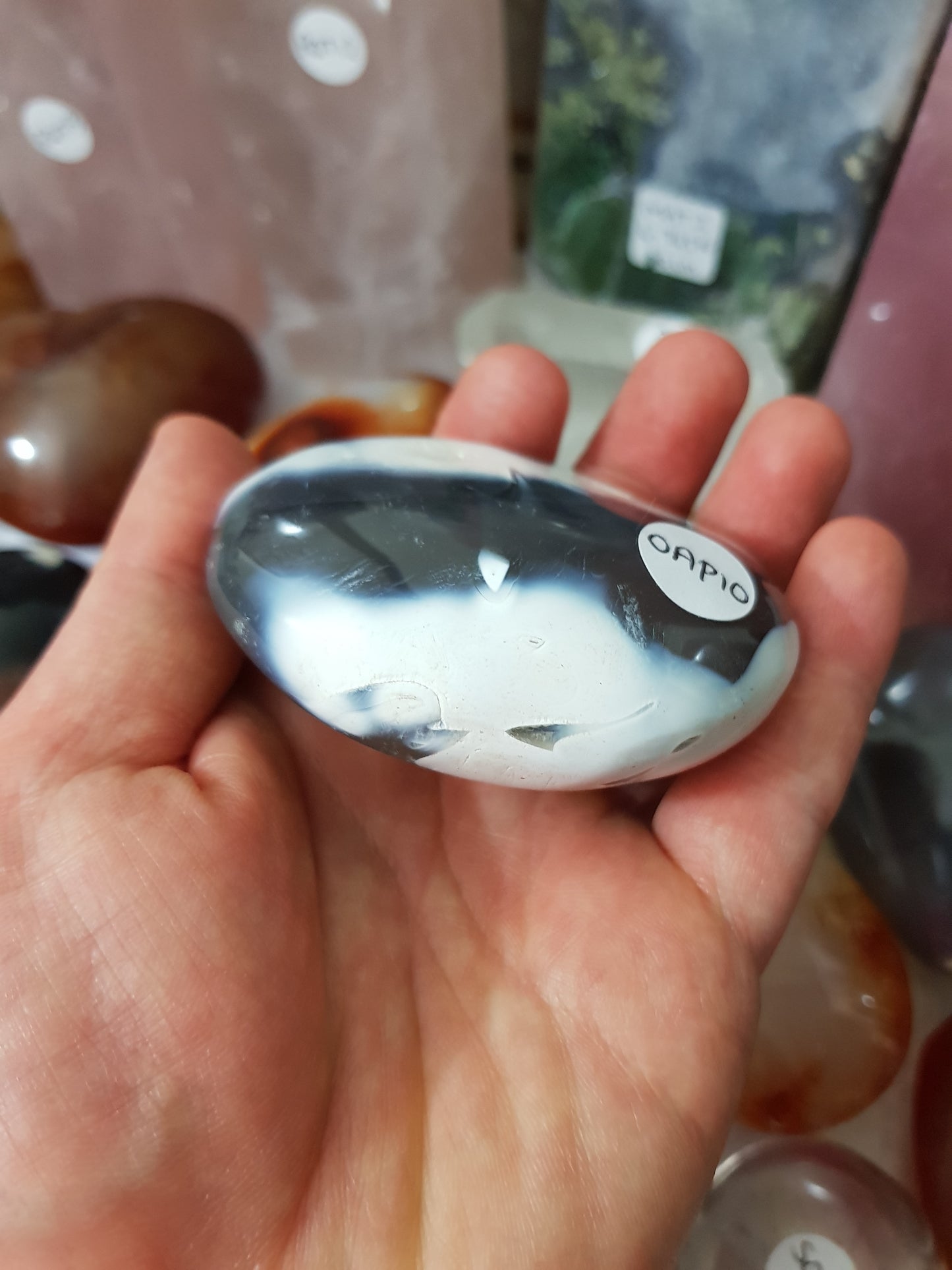 Orca Agate Crystal Palmstone – OAP10