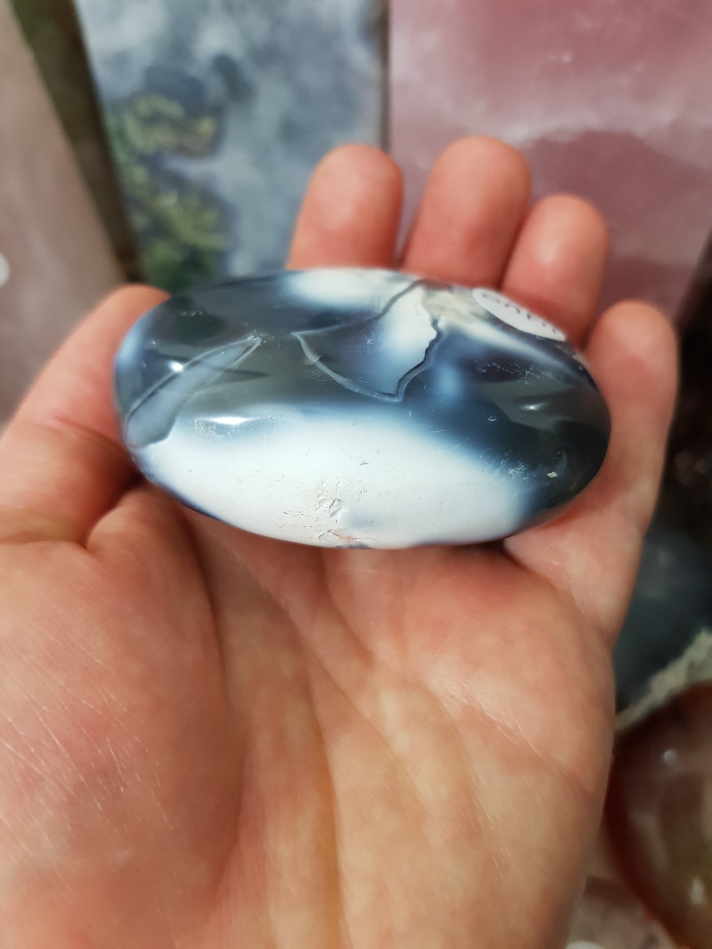 Orca Agate Crystal Palmstone – OAP11