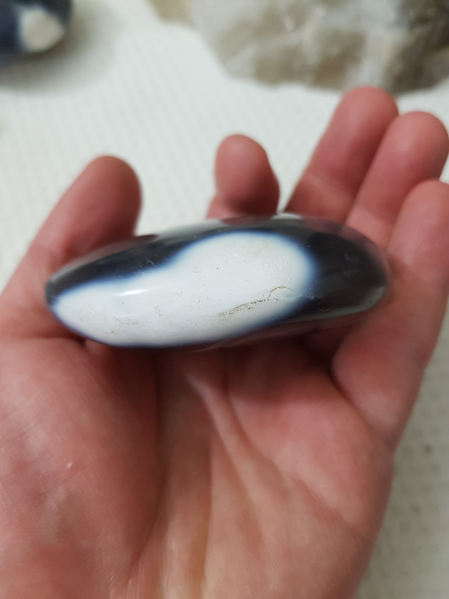 Orca Agate Crystal Palmstone – OAP5