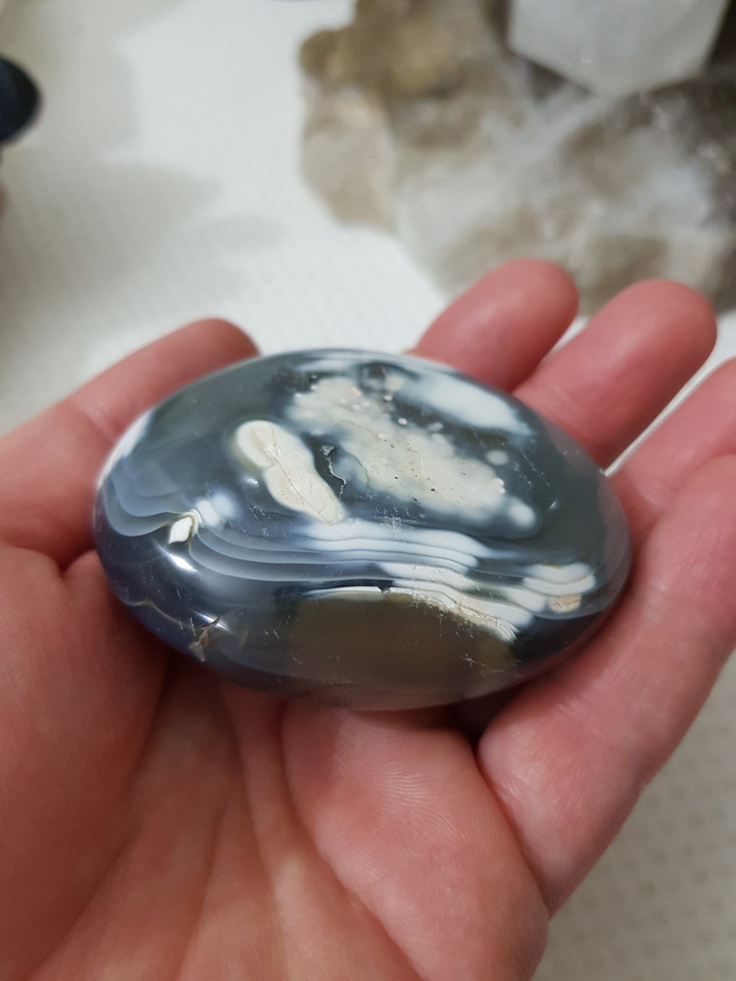 Orca Agate Crystal Palmstone – OAP7